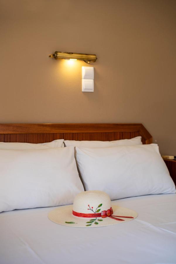 Almira Inn Chora  Bagian luar foto