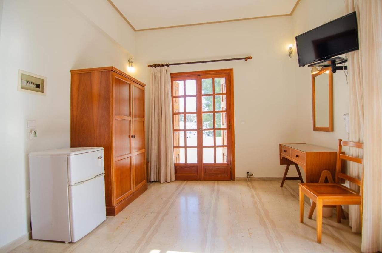 Almira Inn Chora  Bagian luar foto