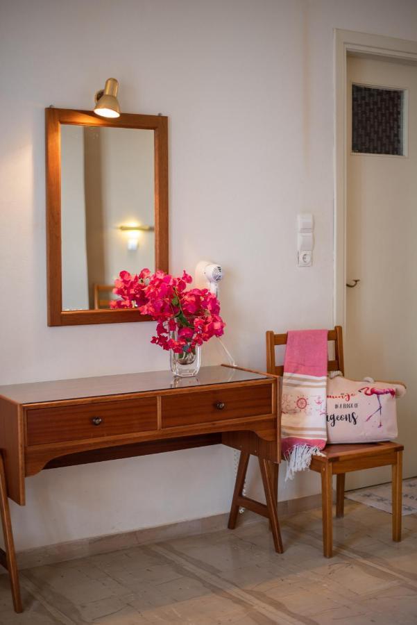 Almira Inn Chora  Bagian luar foto