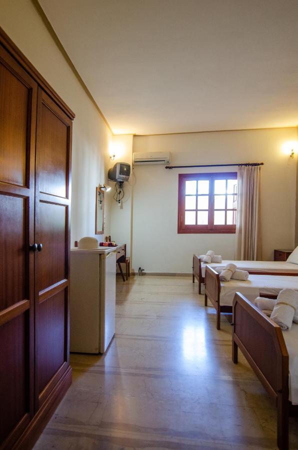 Almira Inn Chora  Bagian luar foto