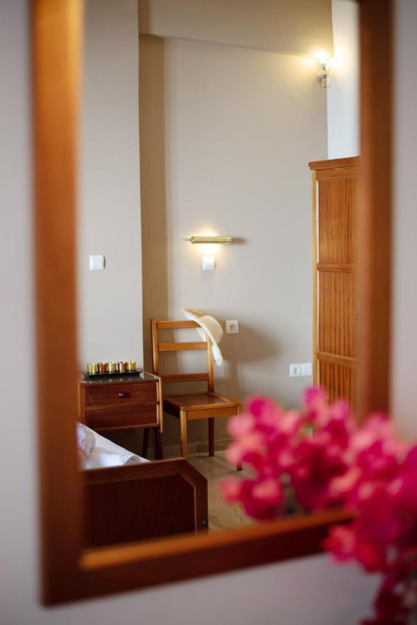 Almira Inn Chora  Bagian luar foto