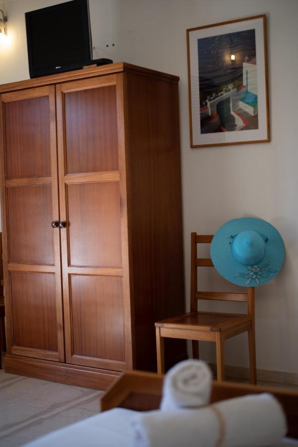 Almira Inn Chora  Bagian luar foto